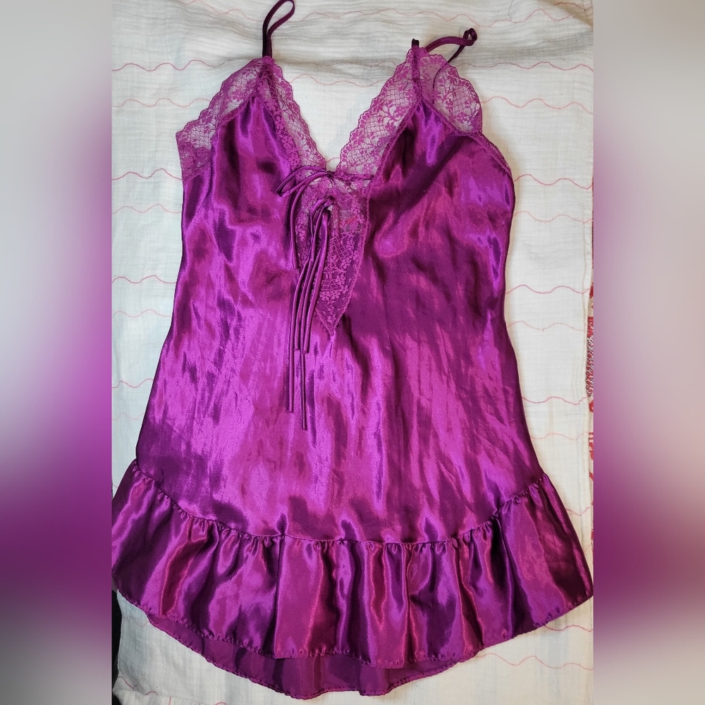 Feather Bed Intimates Size Large